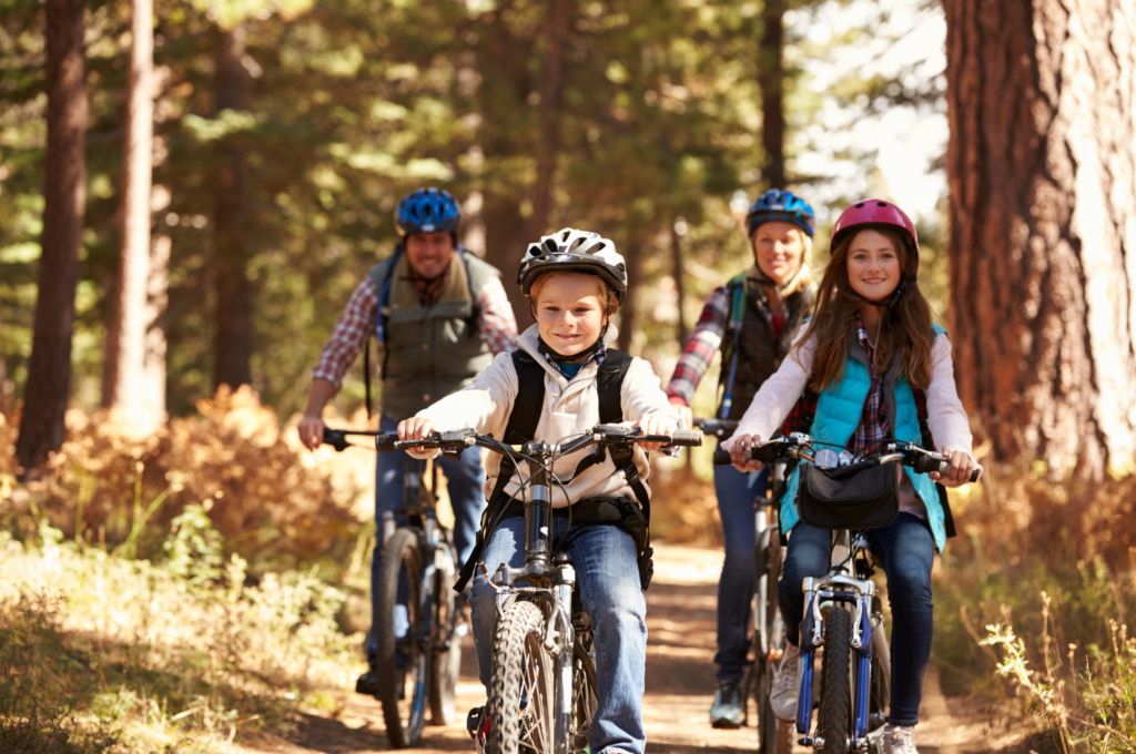 Salta-in-sella-alla-tua-bici-polizza-rc-famiglia-1024x680